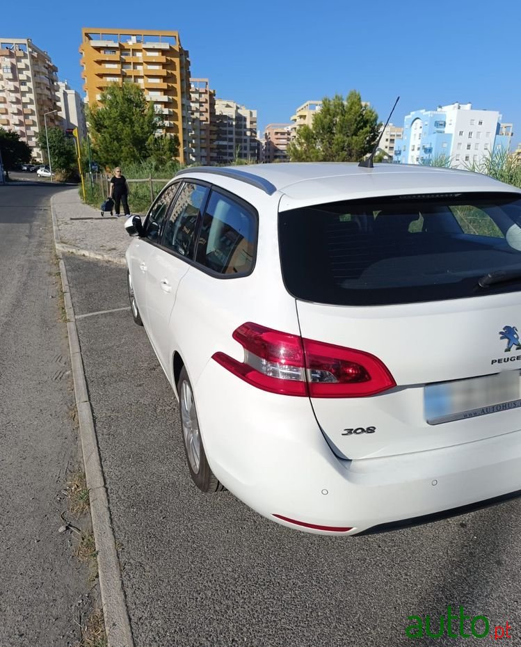 2019' Peugeot 308 Sw photo #2