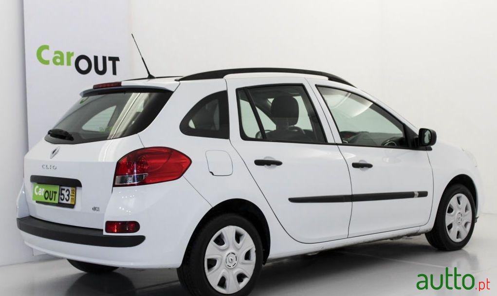 2012' Renault Clio Break photo #1