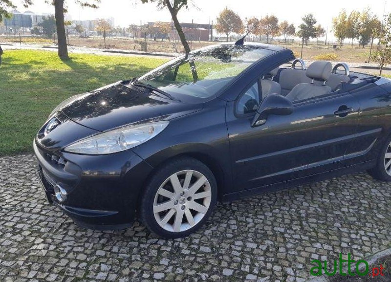 2007' Peugeot 207 photo #2