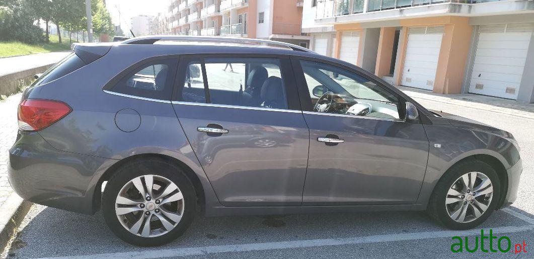 2012' Chevrolet Cruze Sw photo #1