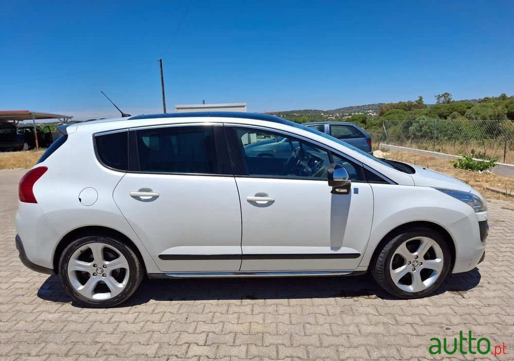 2012' Peugeot 3008 photo #5