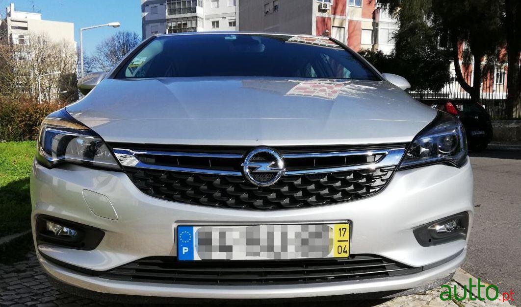 2017' Opel Astra photo #1