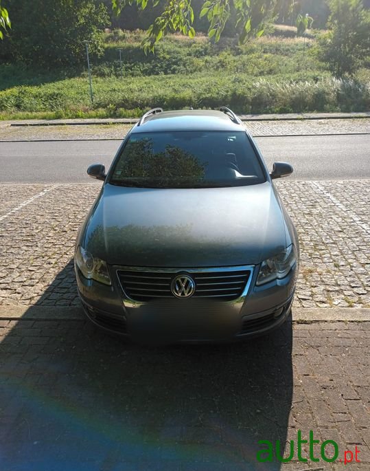 2006' Volkswagen Passat Variant photo #3