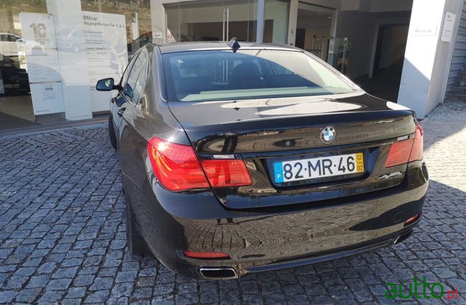 2012' BMW 740 photo #4