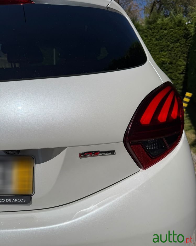 2015' Peugeot 208 photo #5