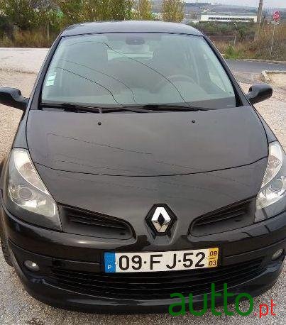 2008' Renault Clio photo #3