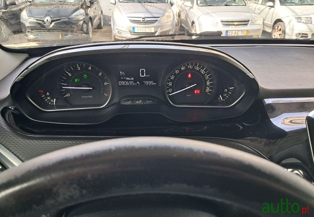 2017' Peugeot 208 photo #4