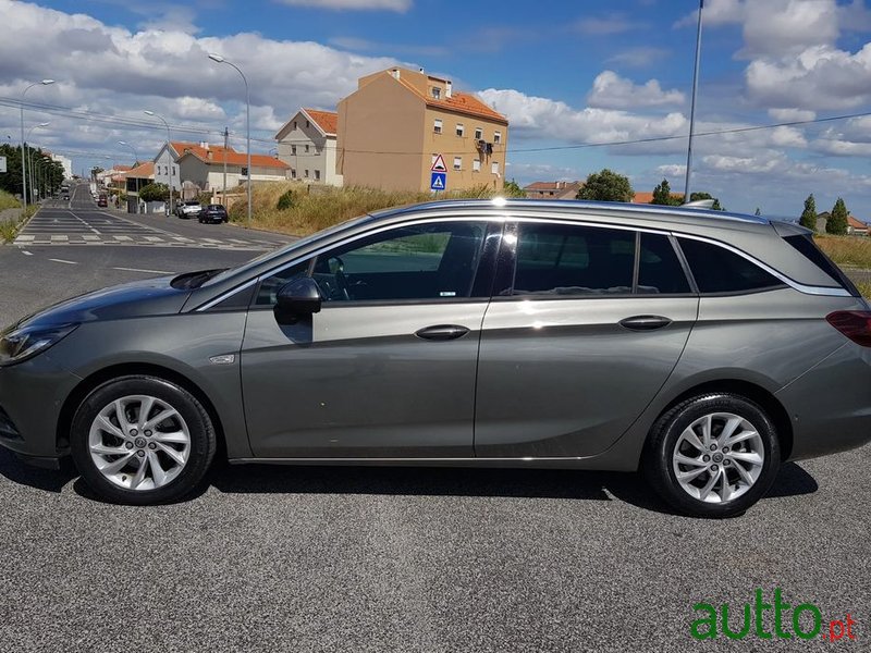 2018' Opel Astra Sports Tourer photo #4