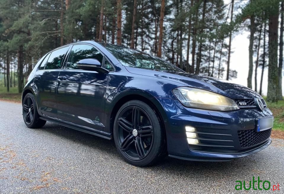 2013' Volkswagen Golf photo #6