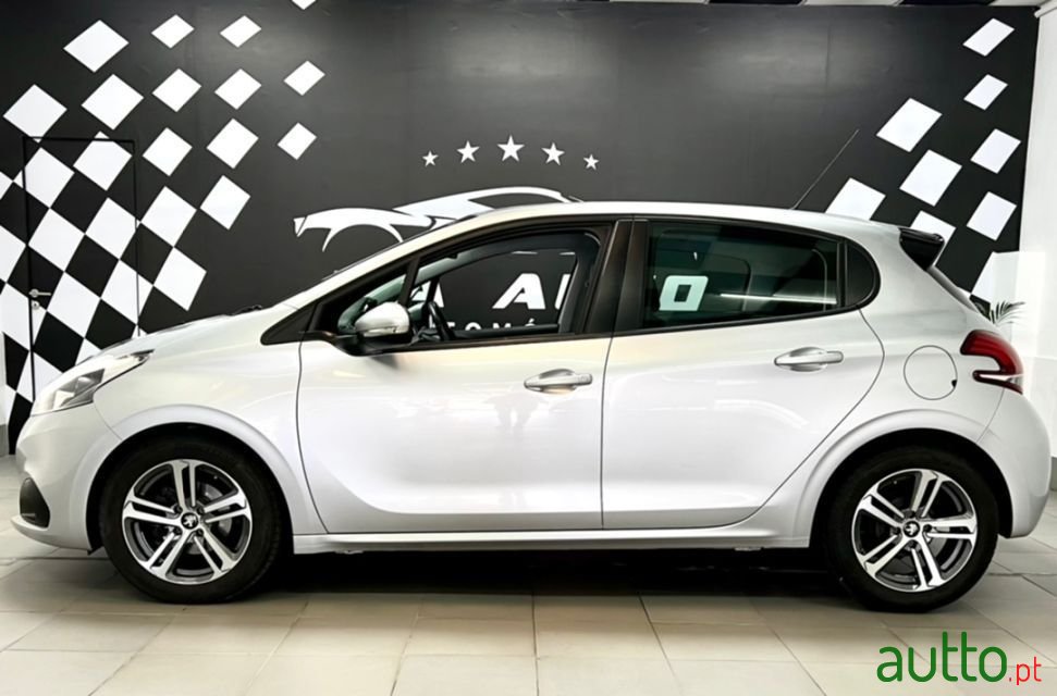 2018' Peugeot 208 photo #4