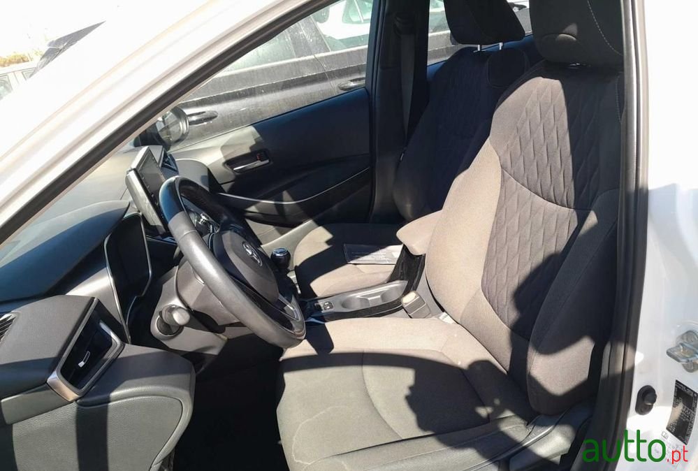 2023' Toyota Corolla photo #3