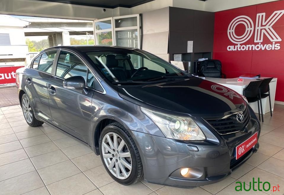 2010' Toyota Avensis photo #3