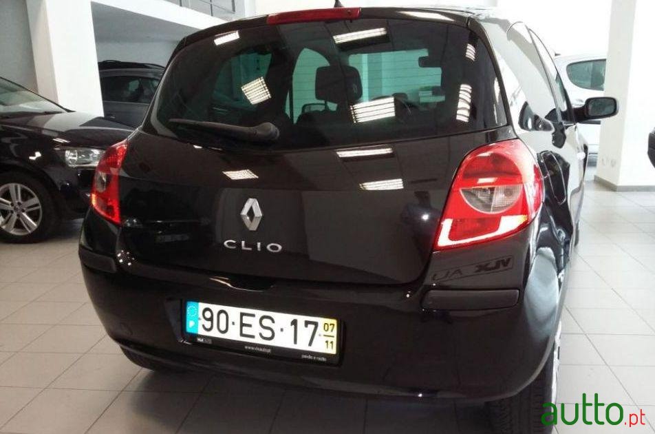 2007' Renault Clio photo #3