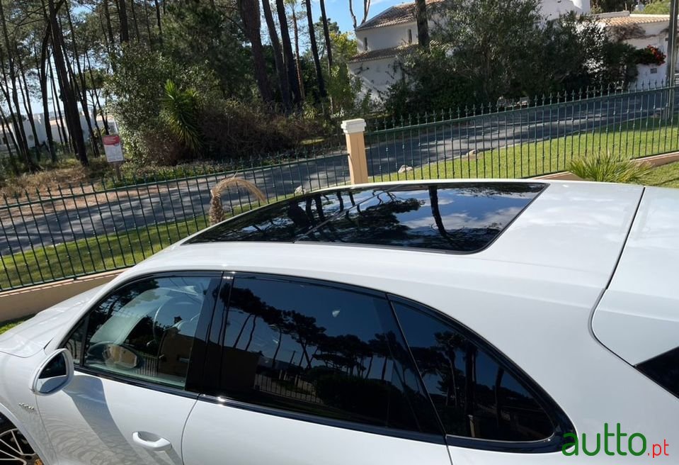 2020' Porsche Cayenne photo #6