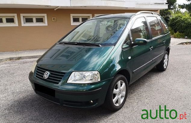 2002' Volkswagen Sharan photo #1