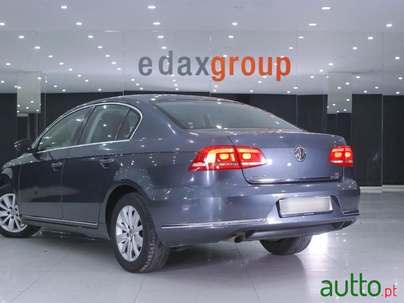 2013' Volkswagen Passat photo #4