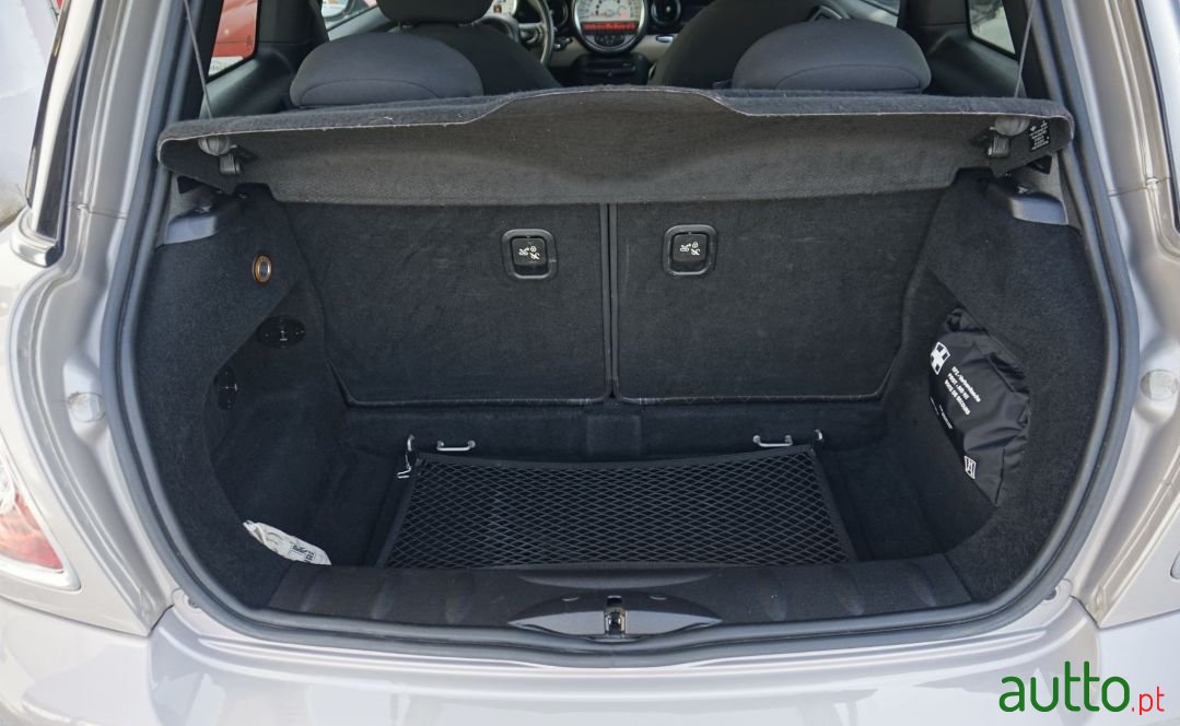 2013' MINI Cooper photo #3