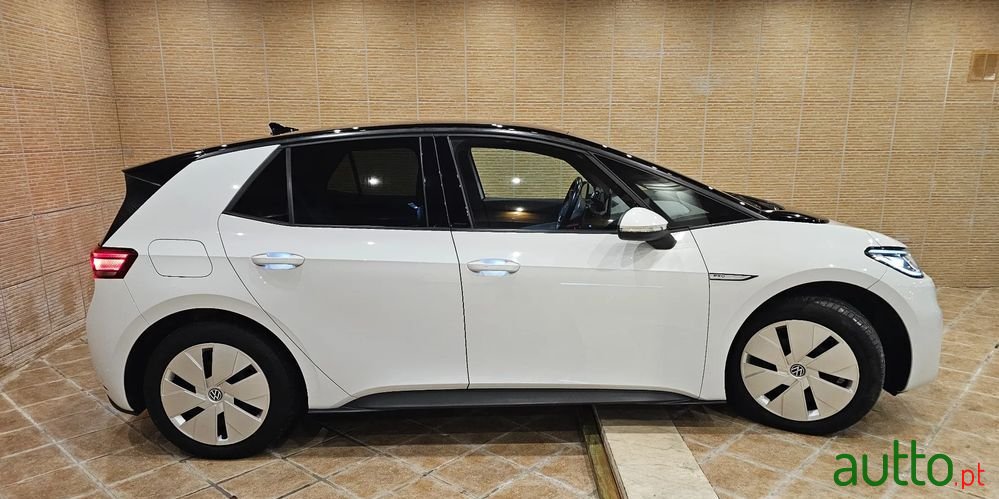 2021' Volkswagen ID.3 photo #3