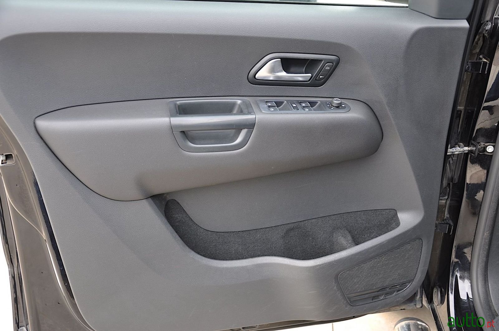 2018' Volkswagen Amarok photo #5