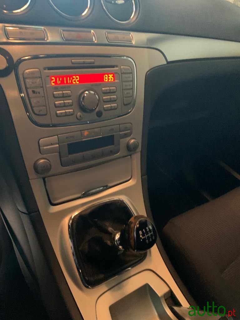 2008' Ford S-Max photo #5