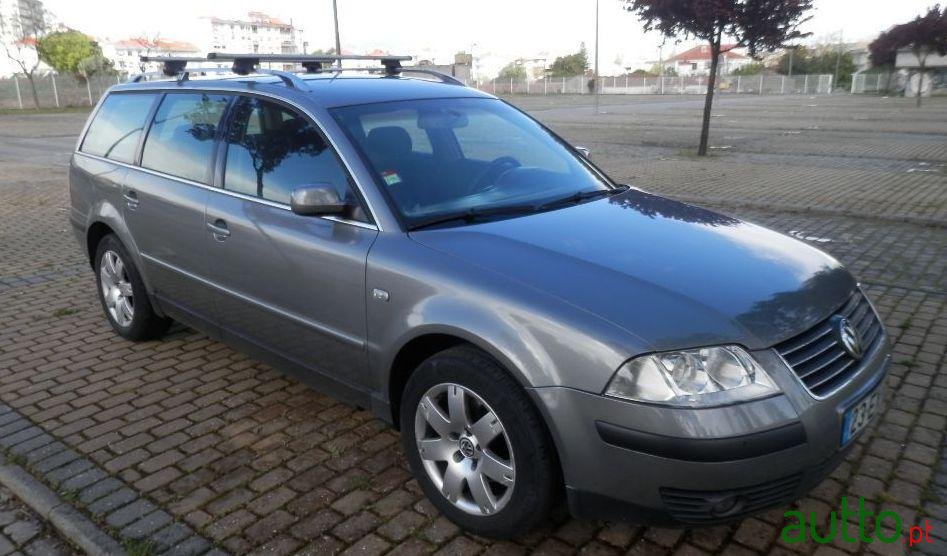2003' Volkswagen Passat Variant photo #4