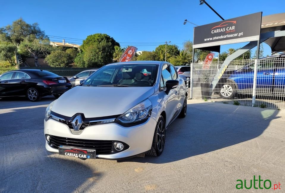 2015' Renault Clio photo #1