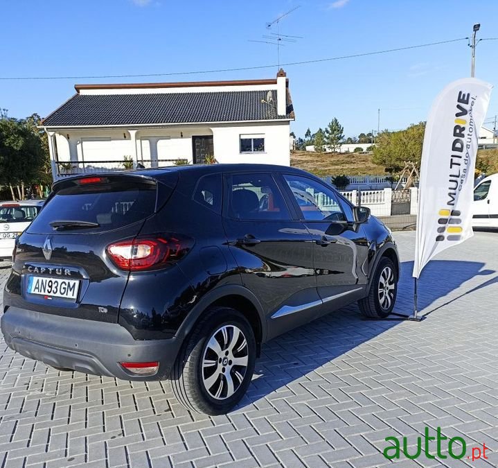 2017' Renault Captur photo #3