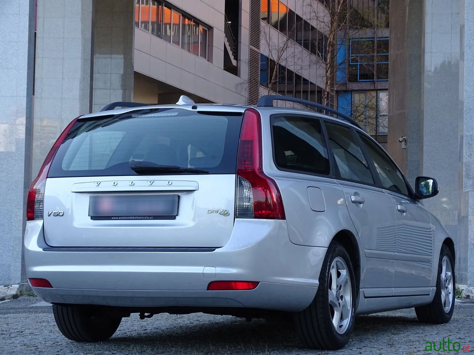 2010' Volvo V50 photo #2