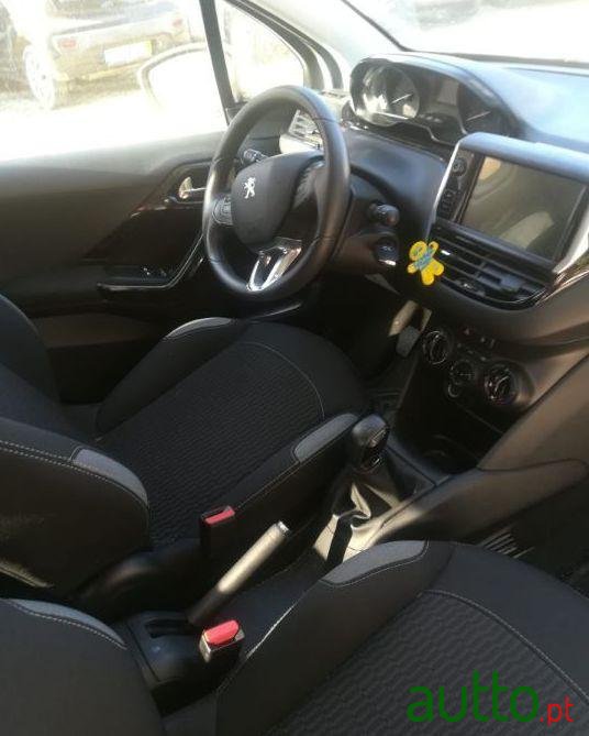 2015' Peugeot 208 1.4 Hdi Active photo #4