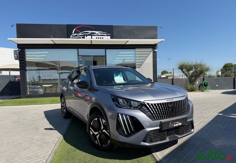 2024' Peugeot 2008 photo #1