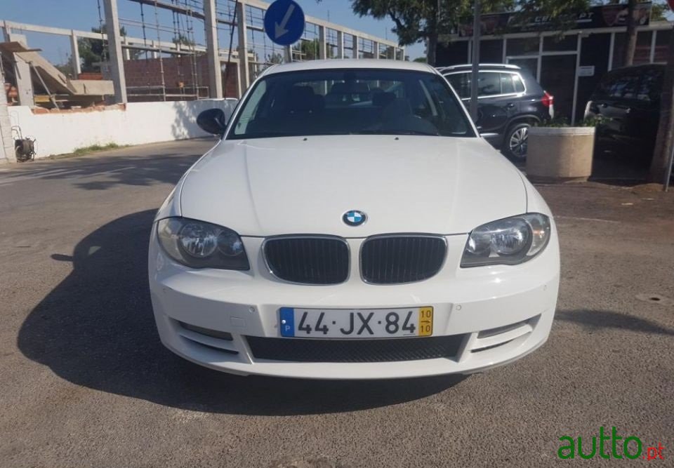 2010' BMW 120 D photo #1