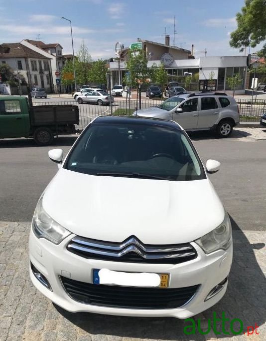 2011' Citroen C4 photo #4