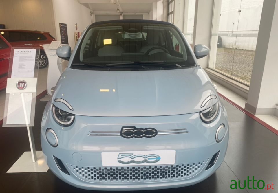 2022' Fiat 500E photo #3