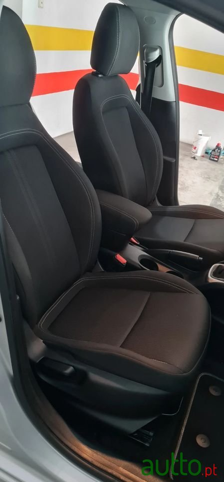 2018' Fiat Tipo Station Wagon photo #4