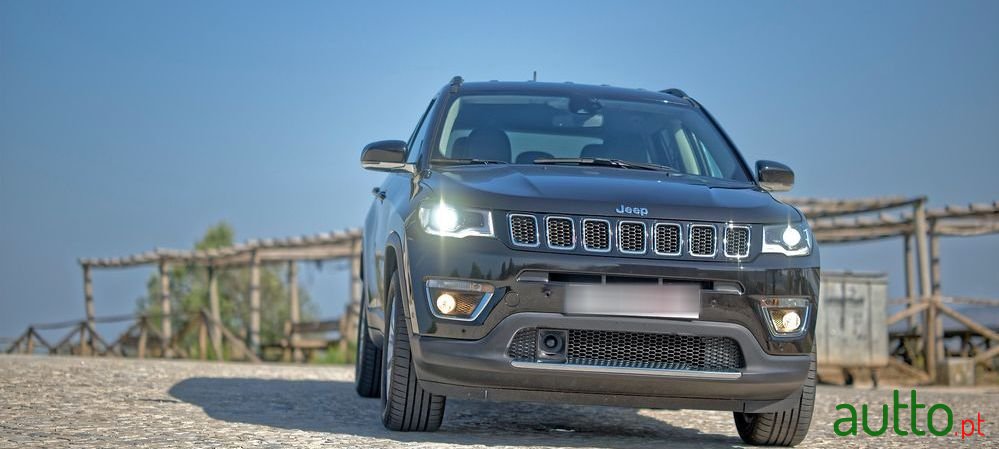 2021' Jeep Compass 1.3 T4 4Xe Auto Limited photo #3