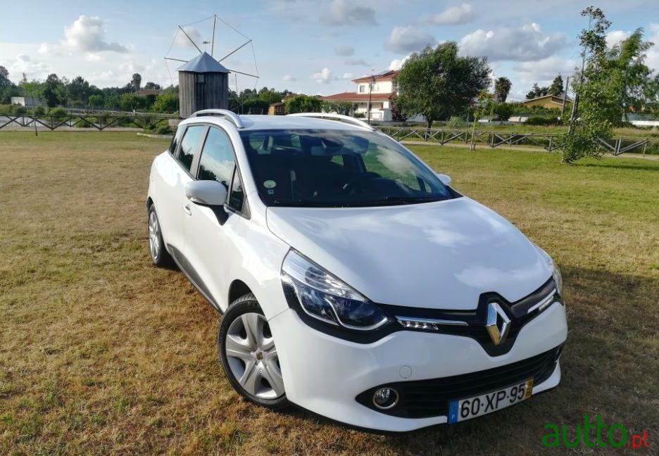 2016' Renault Clio Sport Tourer photo #5