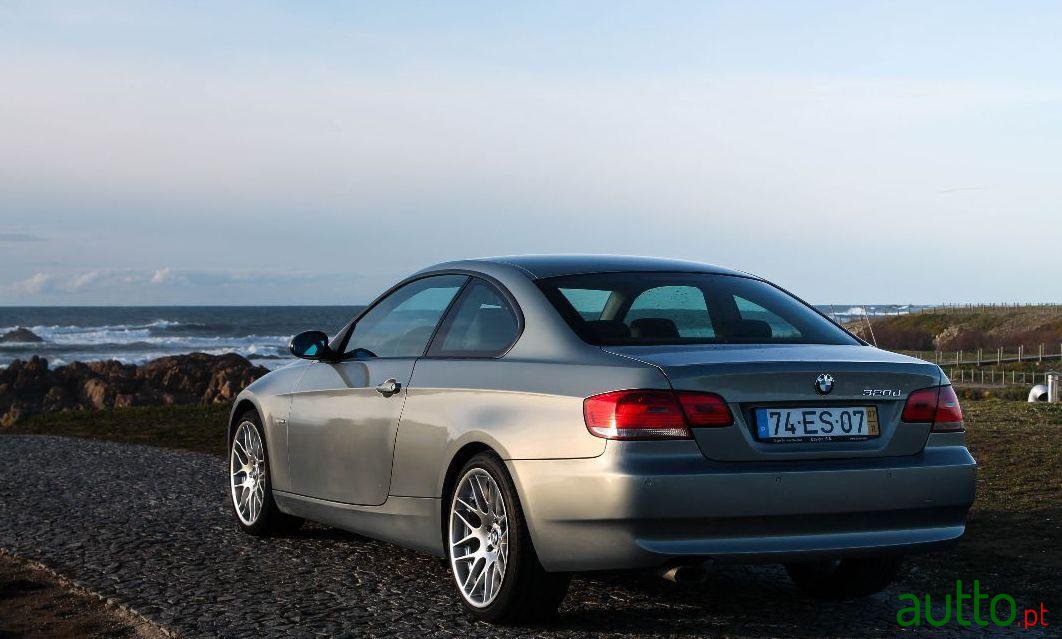 2007' BMW 320 D Coupe photo #2