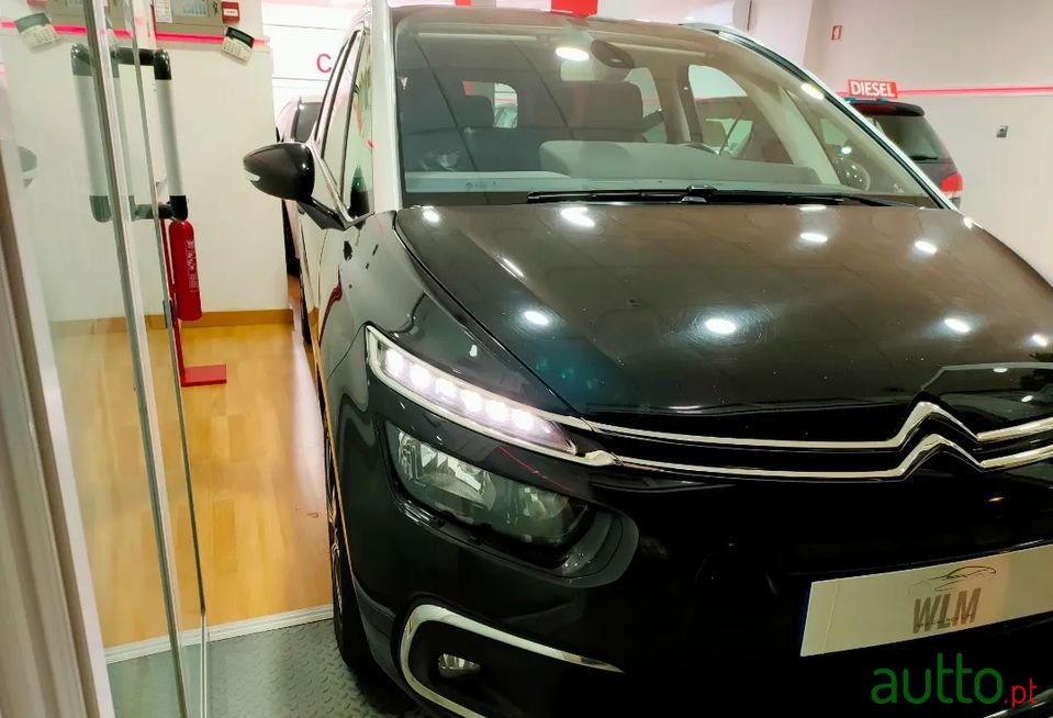 2018' Citroen C4 Grand Picasso photo #3