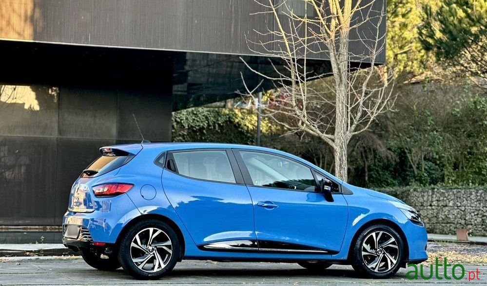 2013' Renault Clio photo #6