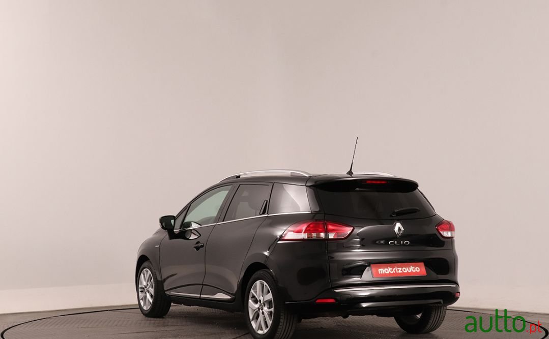 2019' Renault Clio Sport Tourer photo #4