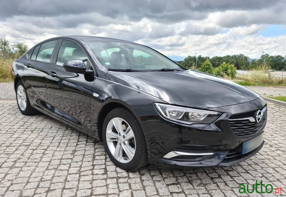2018' Opel Insignia Grand Sport photo #3