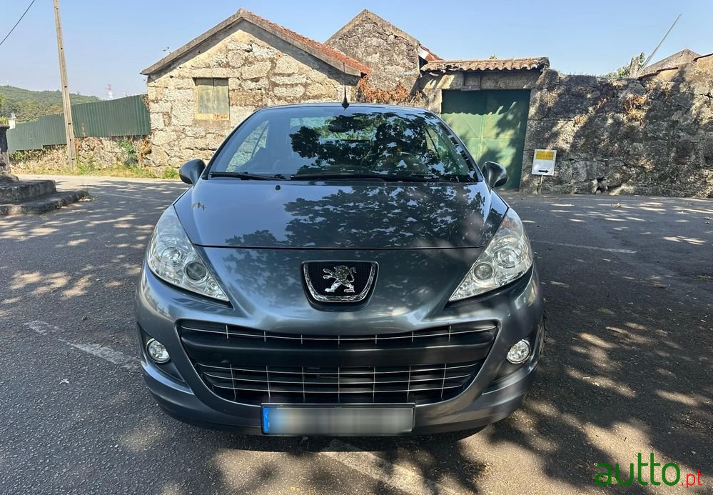 2011' Peugeot 207 120 Vti Rc-Line photo #4