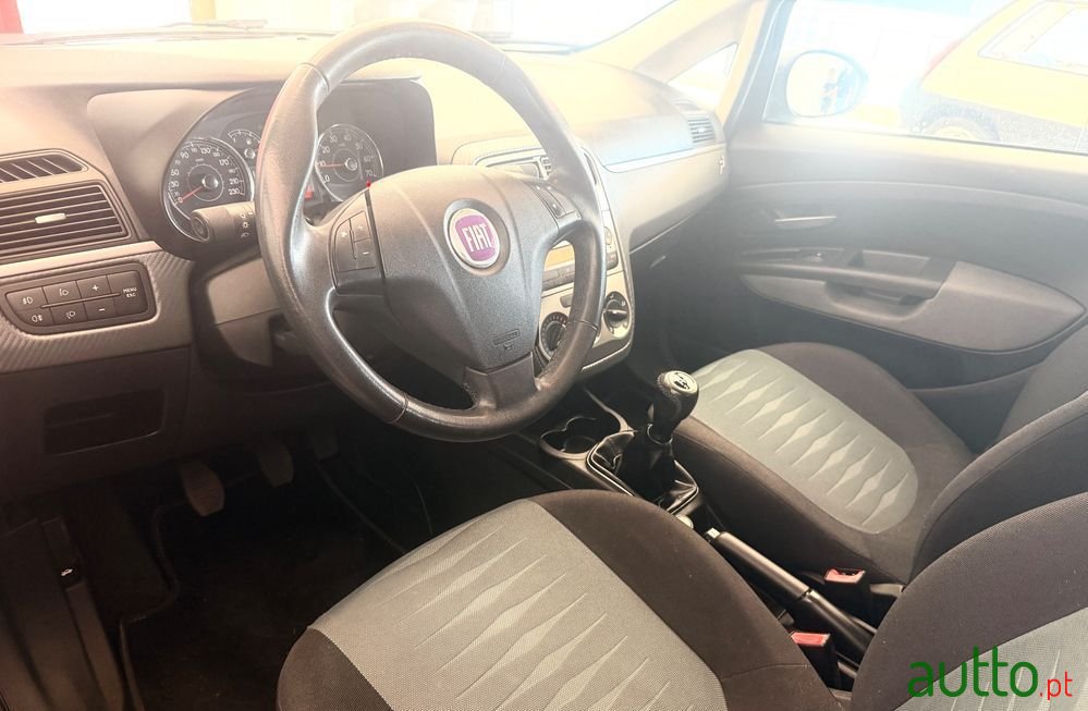 2009' Fiat Grande Punto photo #5