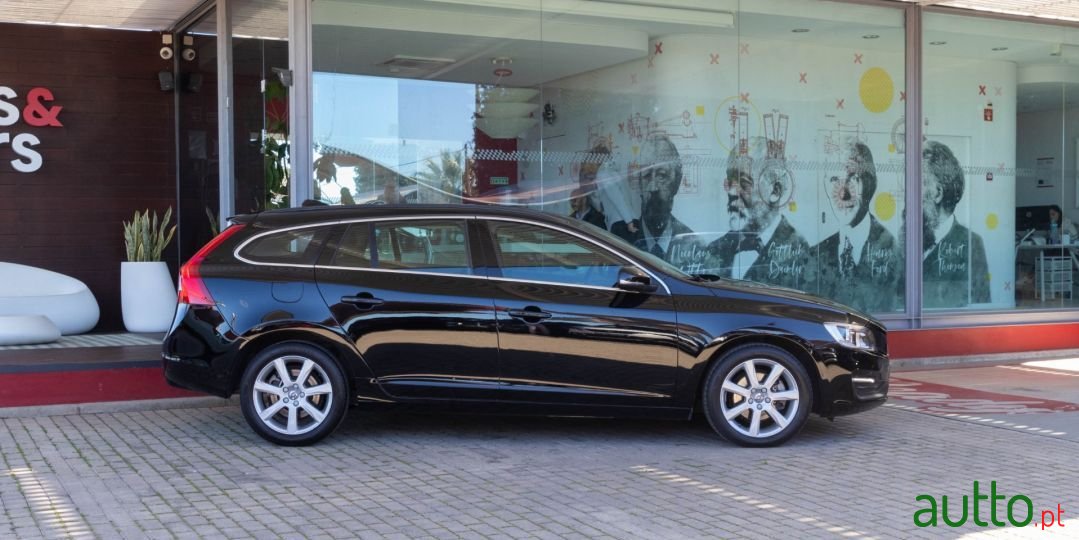 2018' Volvo V60 photo #5