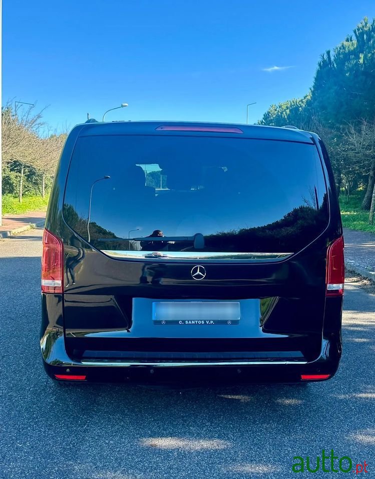 2017' Mercedes-Benz Classe V photo #4