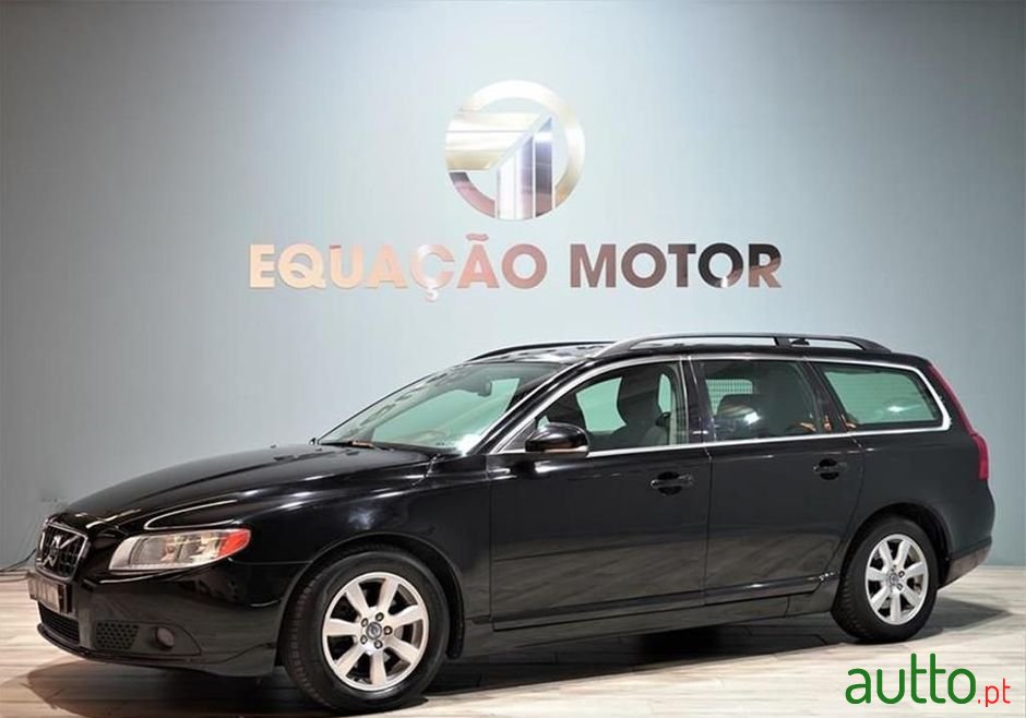 2012' Volvo V70 photo #1