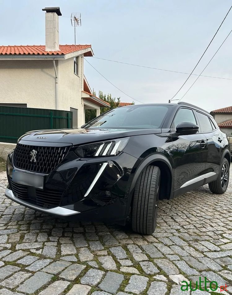 2021' Peugeot 2008 1.2 Puretech Gt photo #3