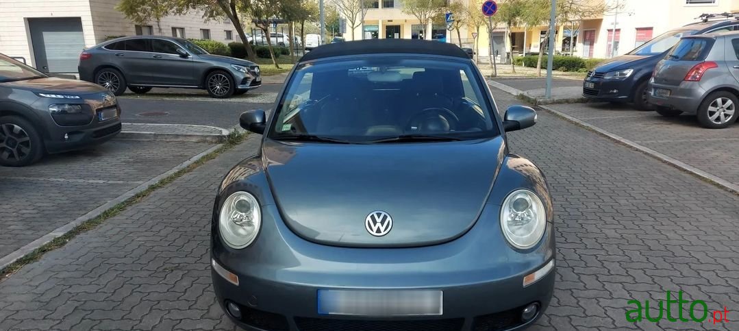 2007' Volkswagen New Beetle photo #2