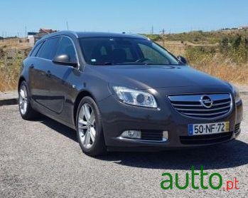 2012' Opel Insignia Sports Tourer photo #2