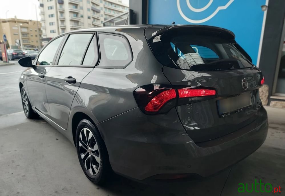 2021' Fiat Tipo Station Wagon photo #4